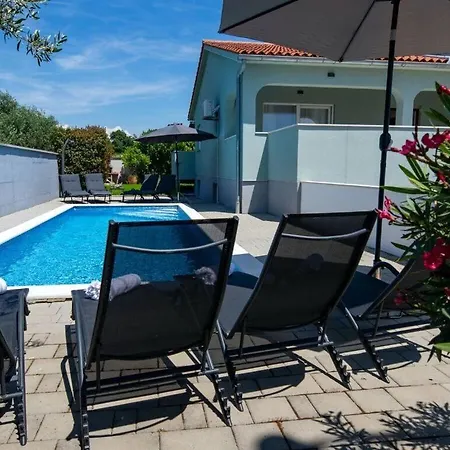 Holiday With Pool Near Pula Galižana