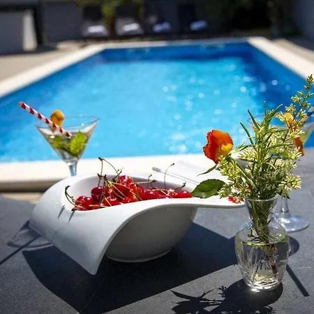 Holiday With Pool Near Pula Hébergement de vacances Galižana